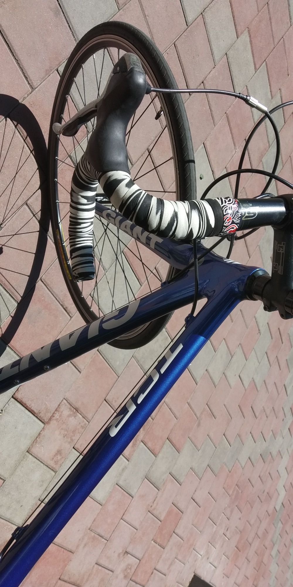 Шоссейный велосипед Giant TCR карбоновый
