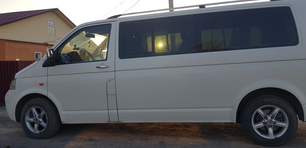 Volkswagen Caravelle T5 автомобиль в отличном состоянии