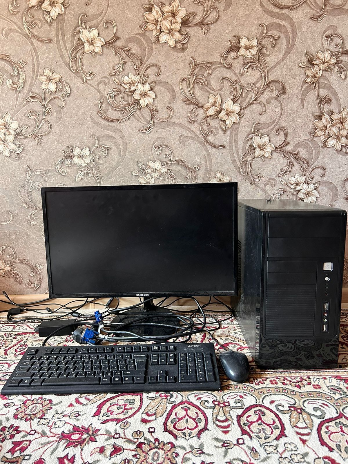 Продам компьютер с процессором, клавиатура, мышка
