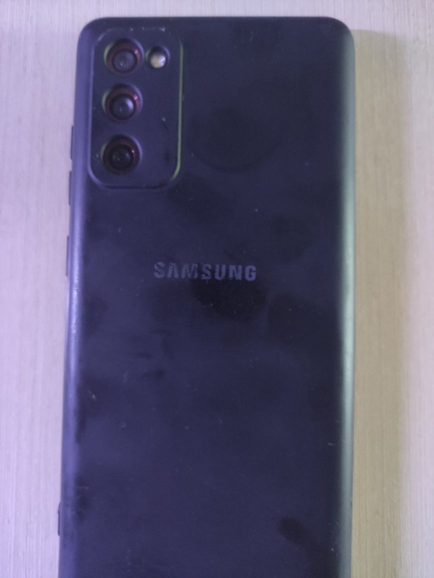 Самсунг с20фе и Виво V2025
