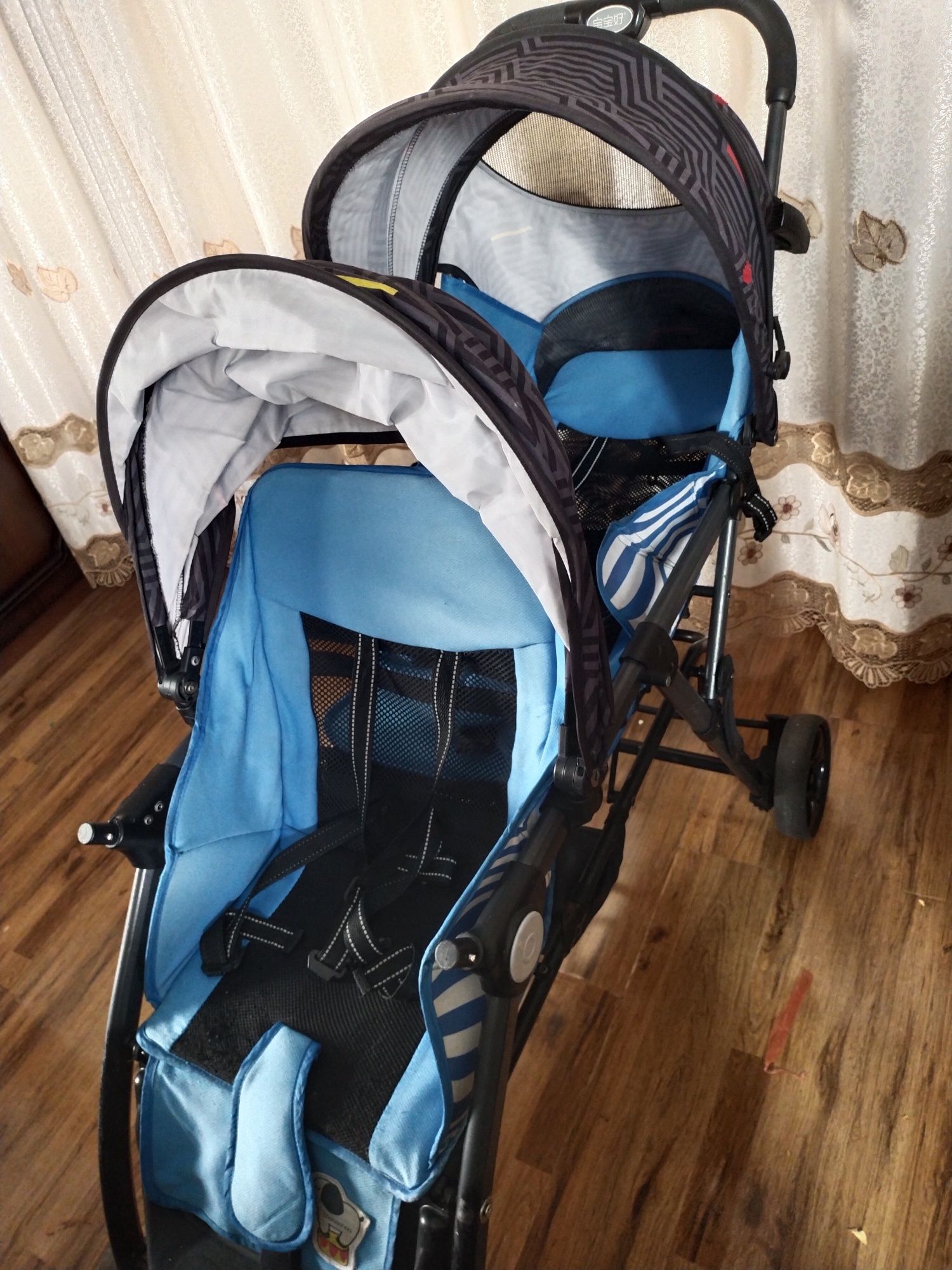 Продам коляску для двойни/погодок/близняшек