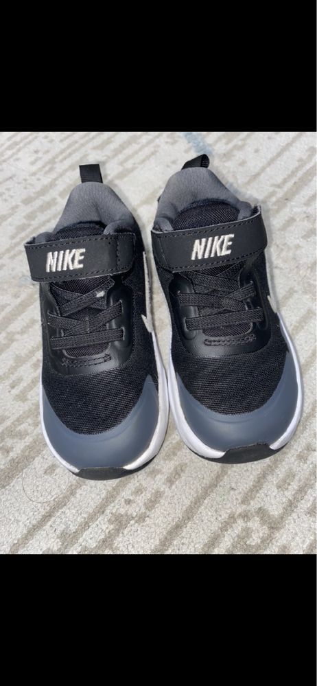 Продам  детские кроссовки nike 23,5 7С