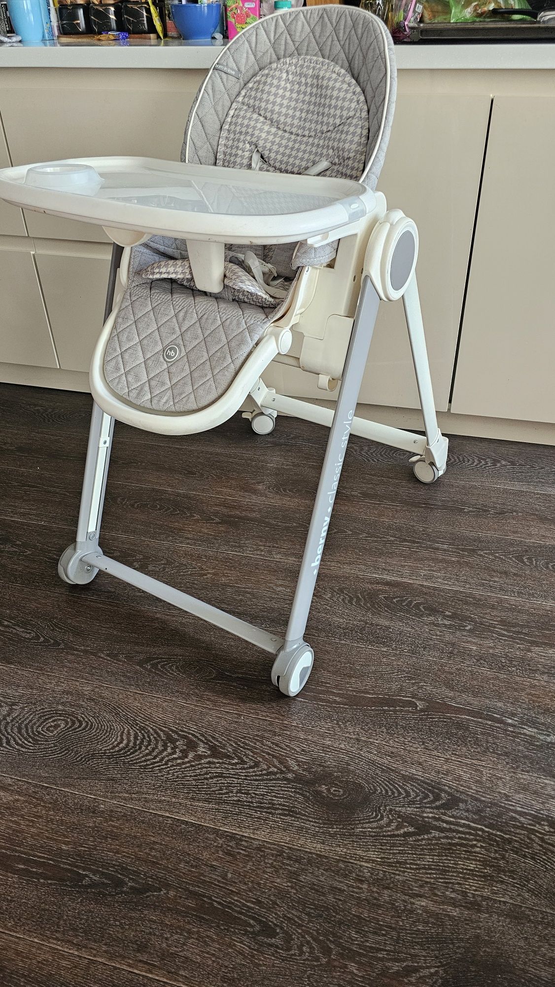 Стул для кормления Happy Baby.
