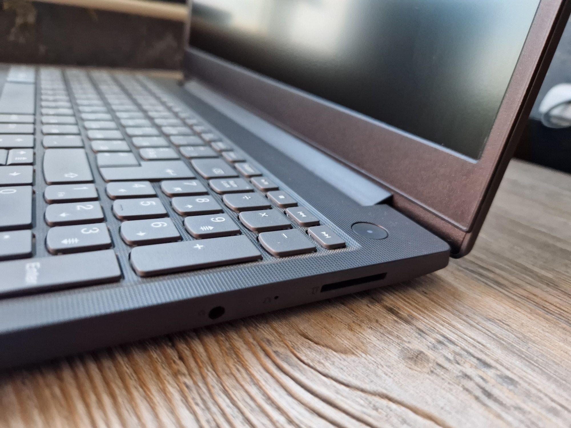 Ноутбук для работы Lenovo idiapad 3 15igl05 состояние отличное