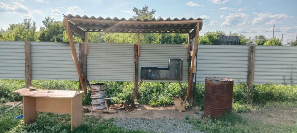 Продаю дом с базой под скот