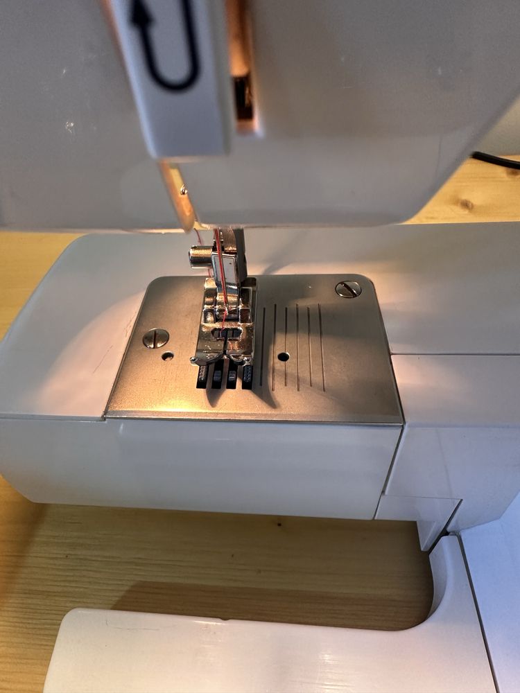 Швейная машинка VERITAS 834 и Оверлок MerryLock 740DSA