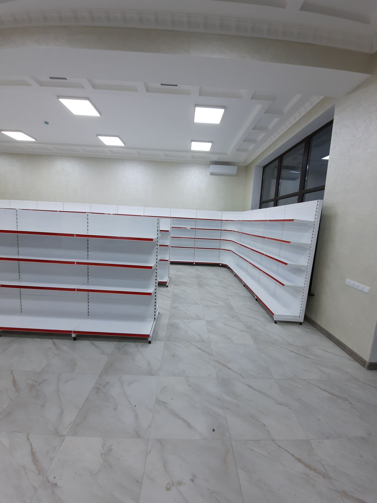 торговое оборудование полки для магазина на прилавке конфетницы