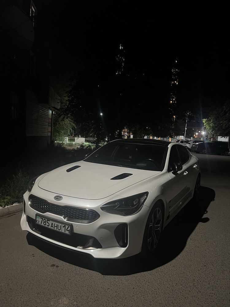 Kia Stinger 3.3 biturbo