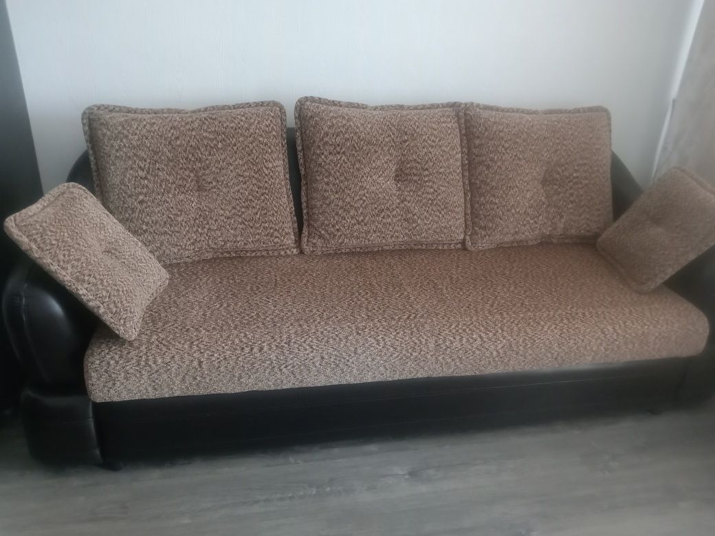 Продам диван и кресло