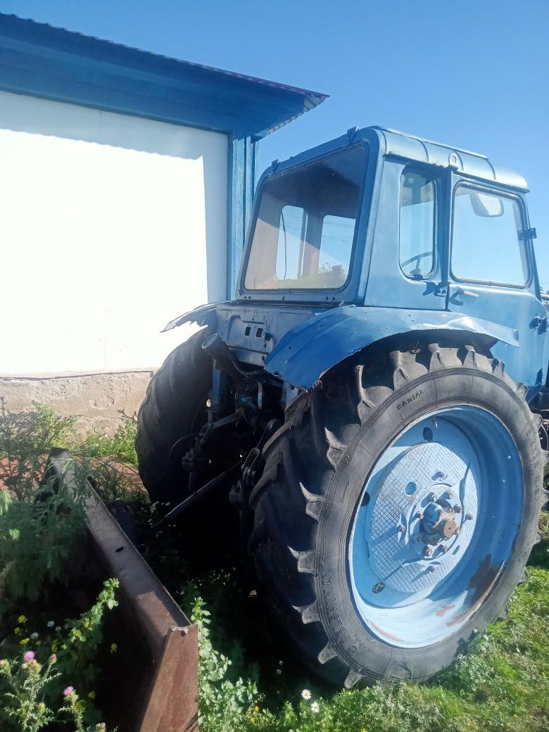 Трактор МТЗ 80 в