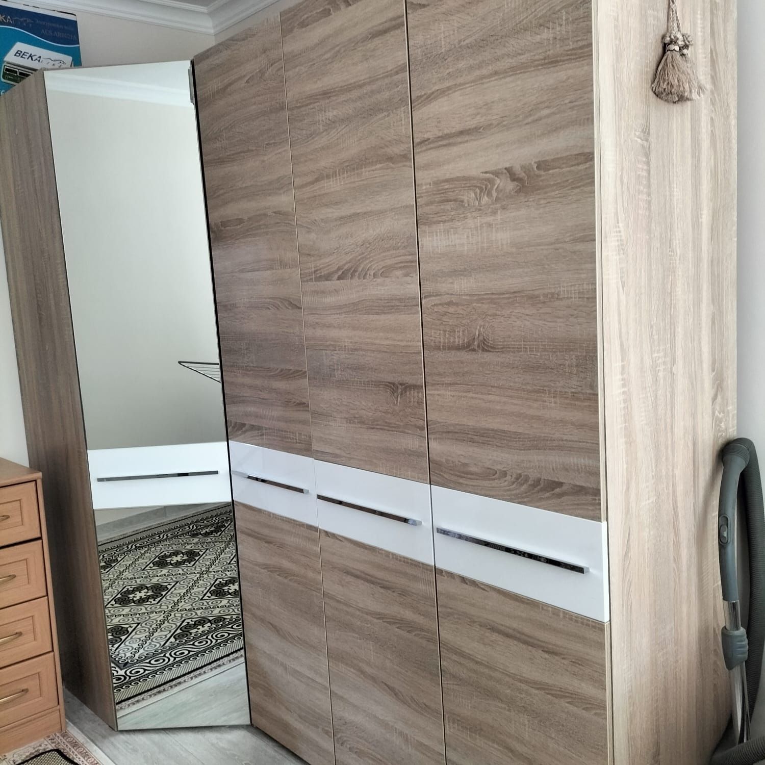 Шифонер угловой продаю