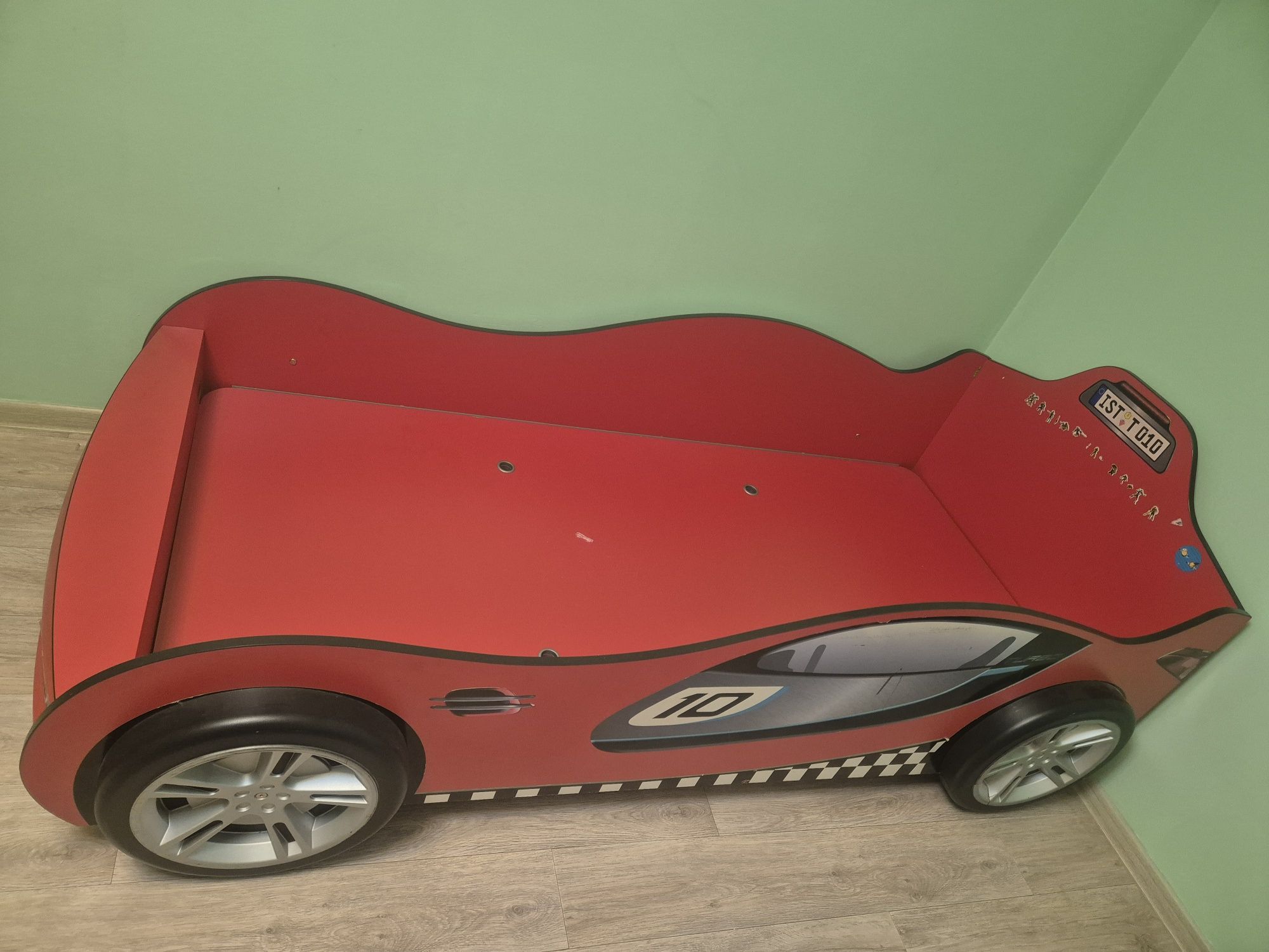 Продам детский шкаф для вещей, детскую кровать машинку, кондиционер.