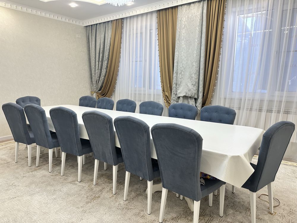 Стол и стулья шкаф