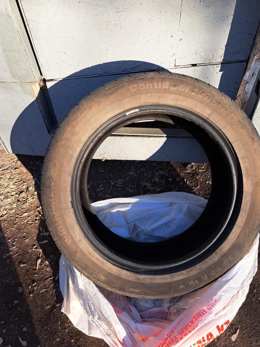 Продам резину лето continental 235/55/r19