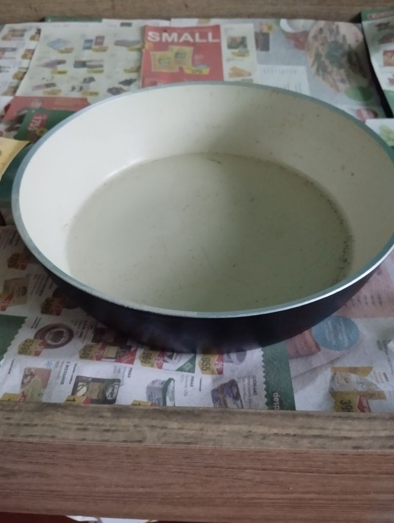 Продам сковороду с высокими бортиками