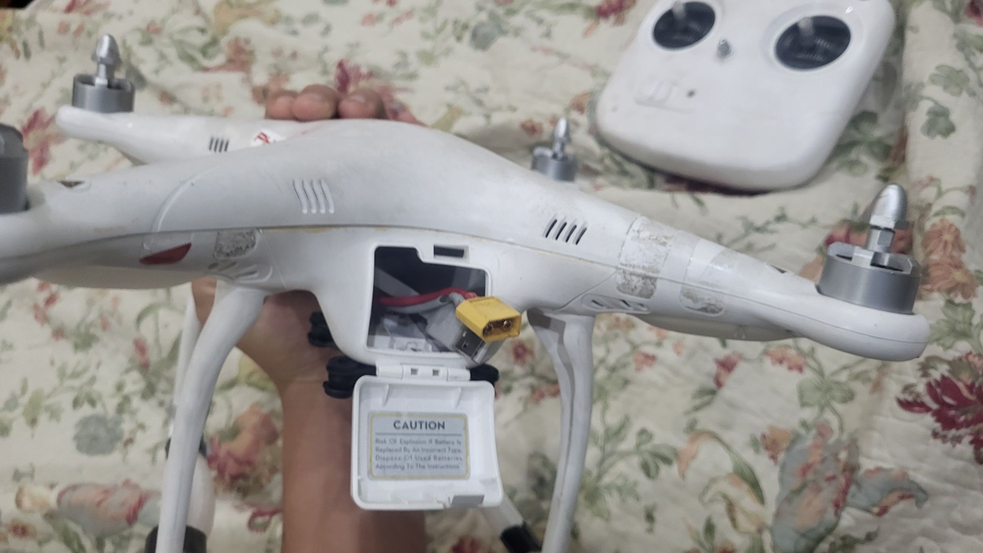 Дрон Dji fantom не рабочий на запчасти