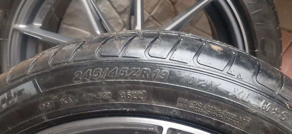 Продам диски и покрышки в отличном состояний
