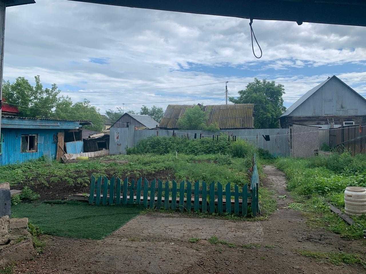 Продам 4-комн шпальный дом в Береке