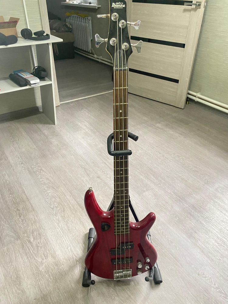 Бас-гитара Ibanez GSR200