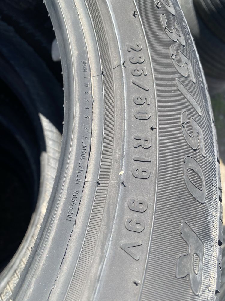 Комплект летние разноширокие шины 235/50/19 255/45/19 Pirelli.