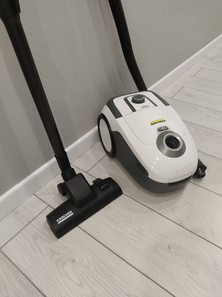 Пылесос Karcher VC 2 Premium белый