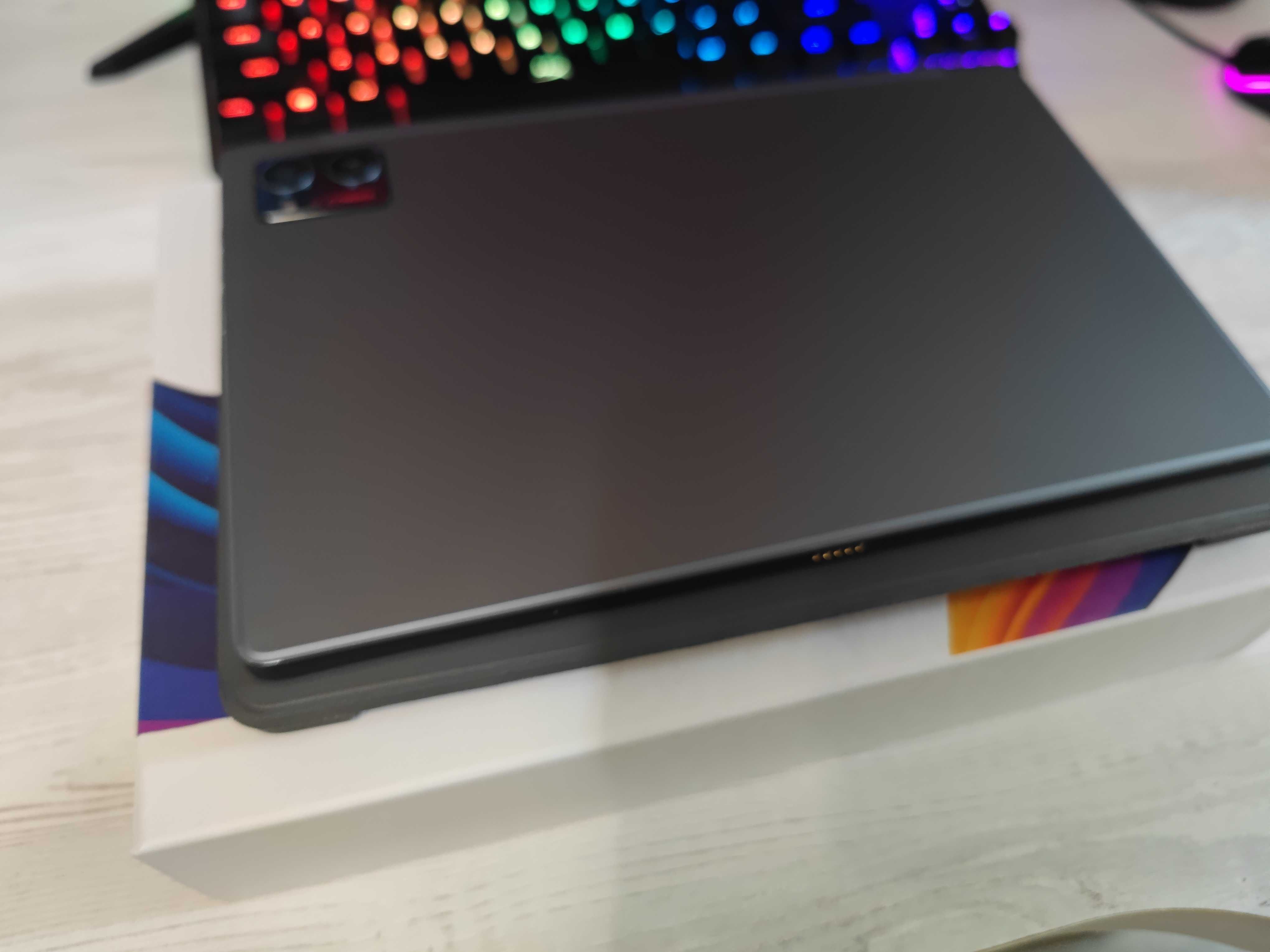 Планшет P98 8 | 128 Gb с клавиатурой