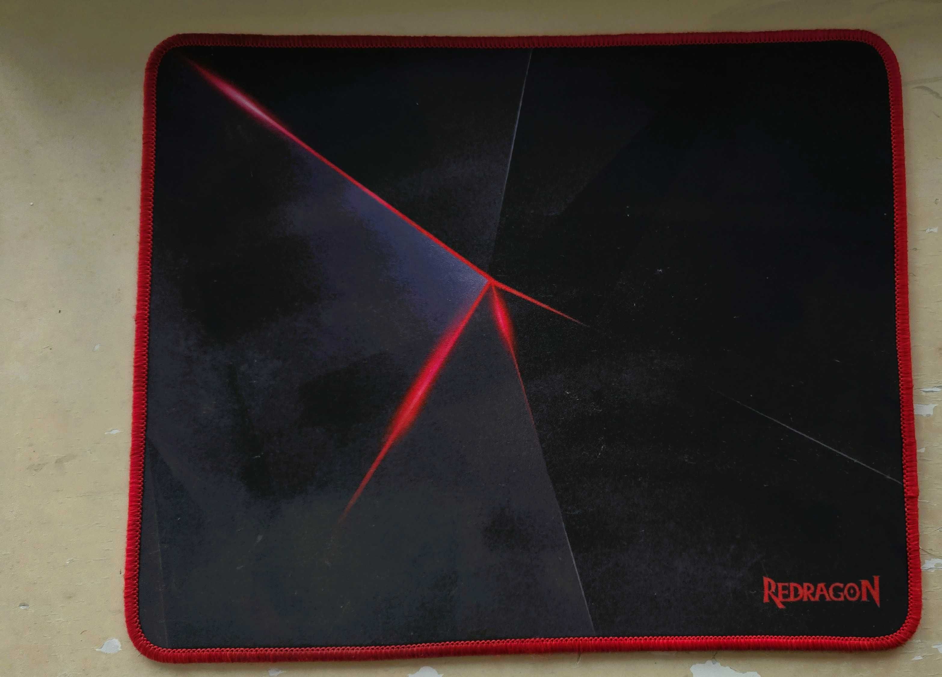Коврик игровой/для работ, redragon, в хорошем состояние