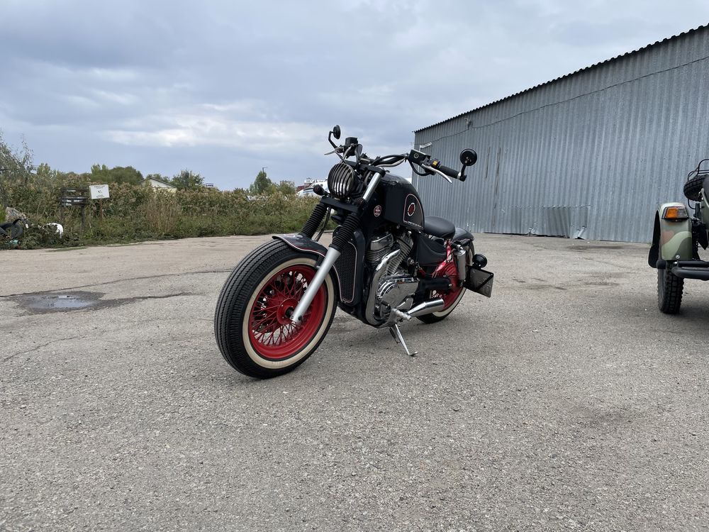 Suzuki intruder VS400