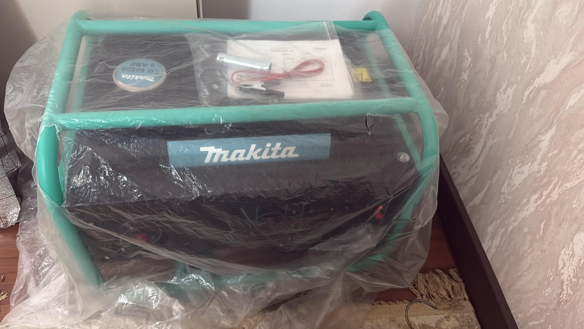 Генератор Makita