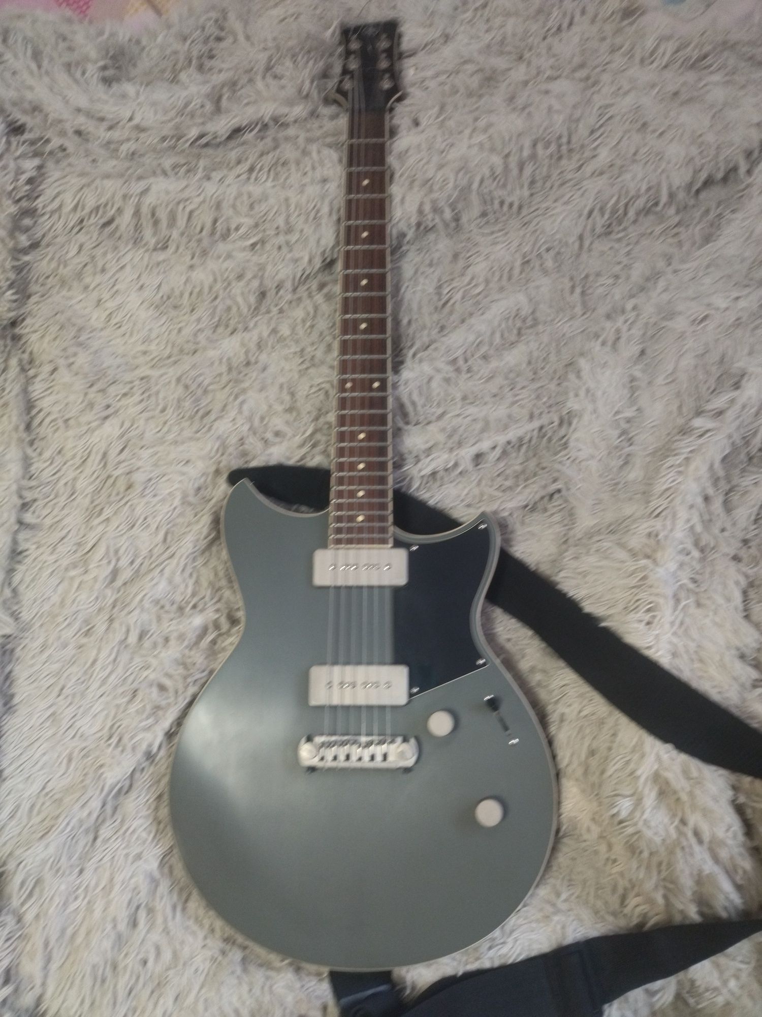 Электрогитара Yamaha REVSTAR RS502 в хорошем состоянии