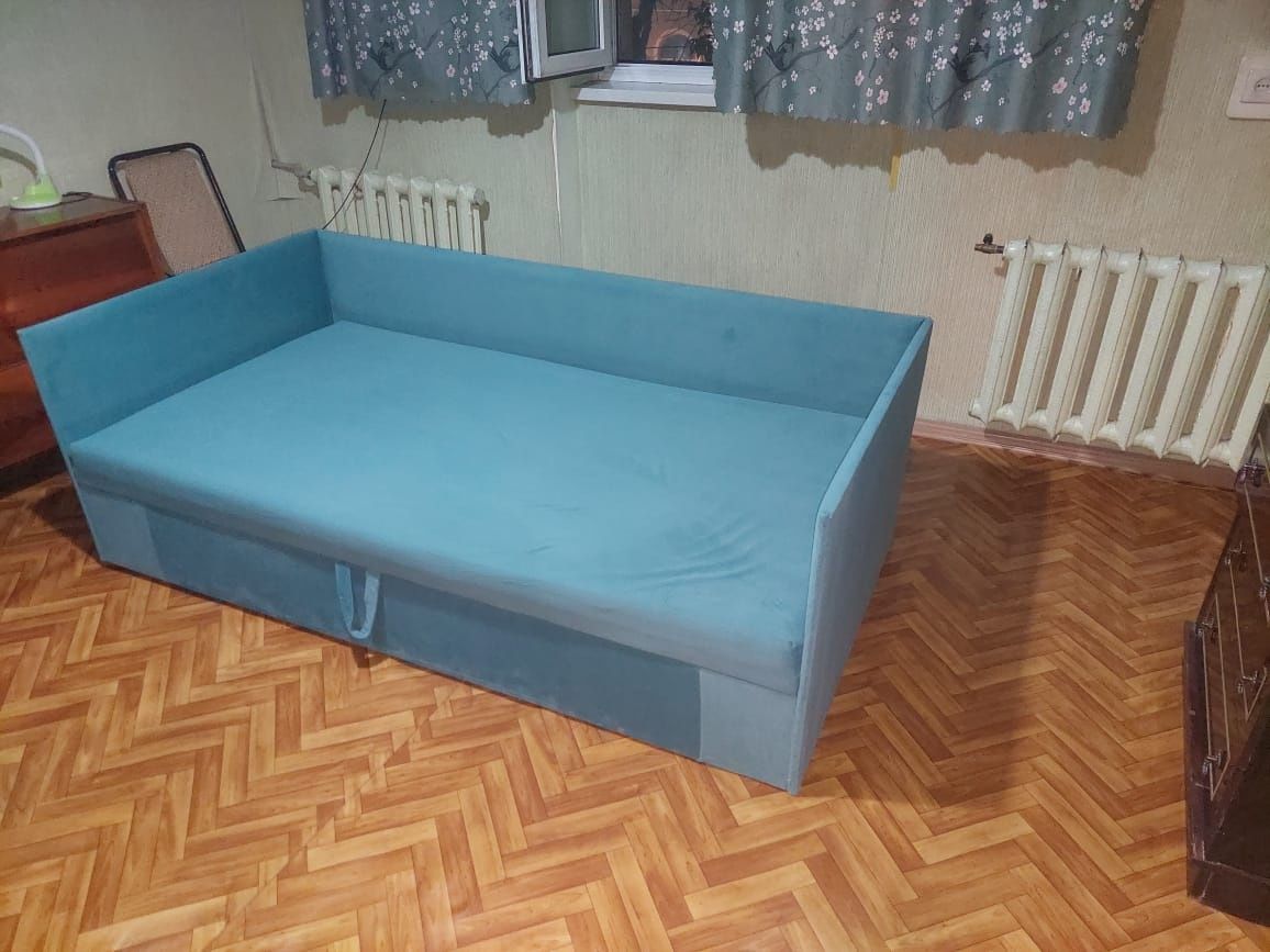 Продаётся диван в хорошем состоянии