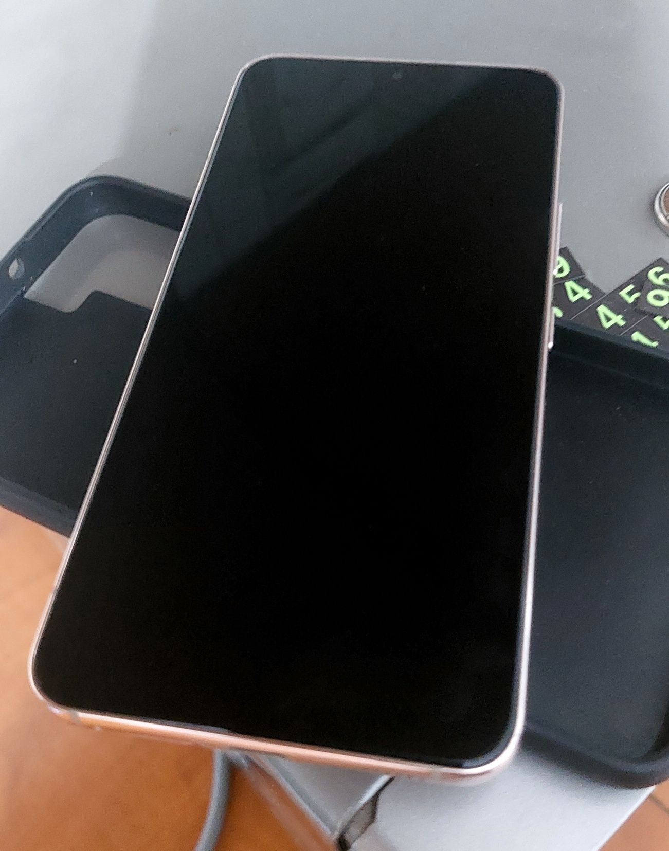 Samsung S22 + Iphone 12