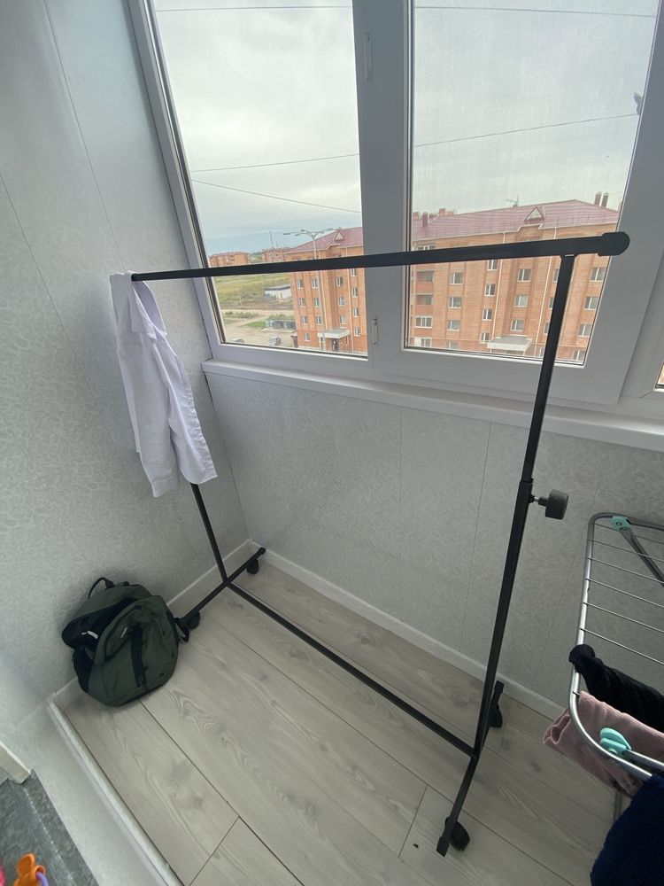 продам вешалку из ikea