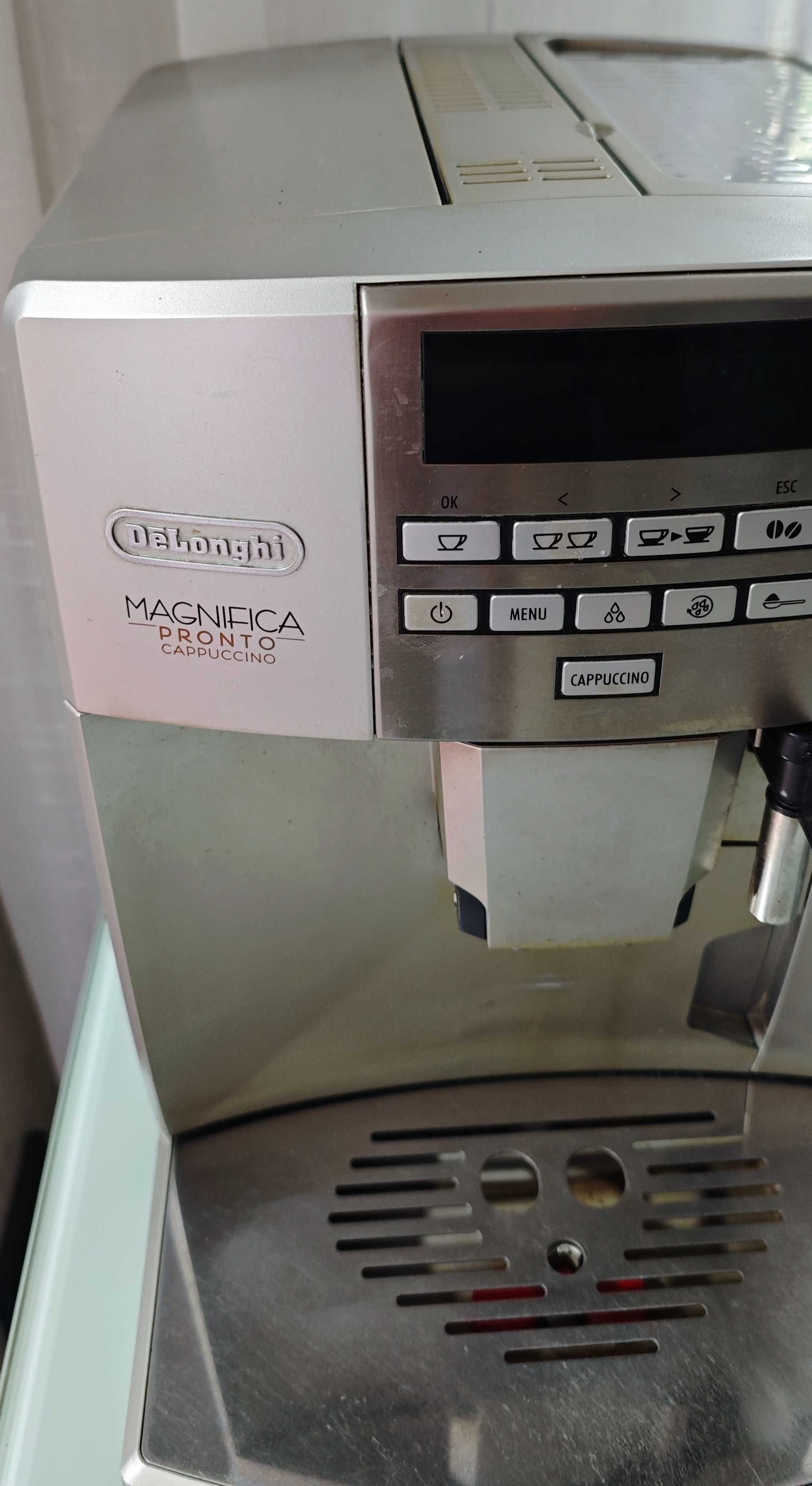 Кофемашина Delonghi