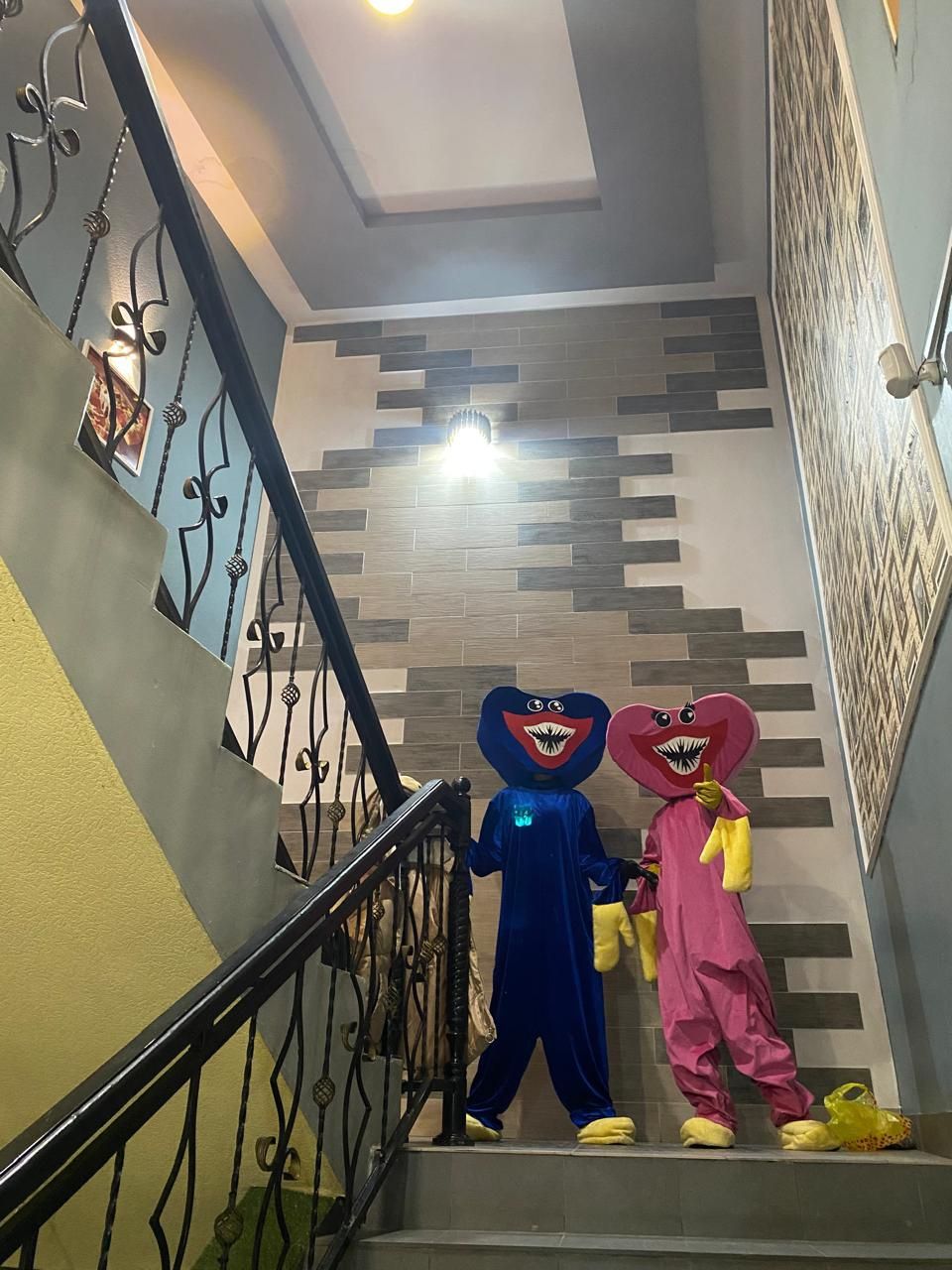 Продаются костюмы