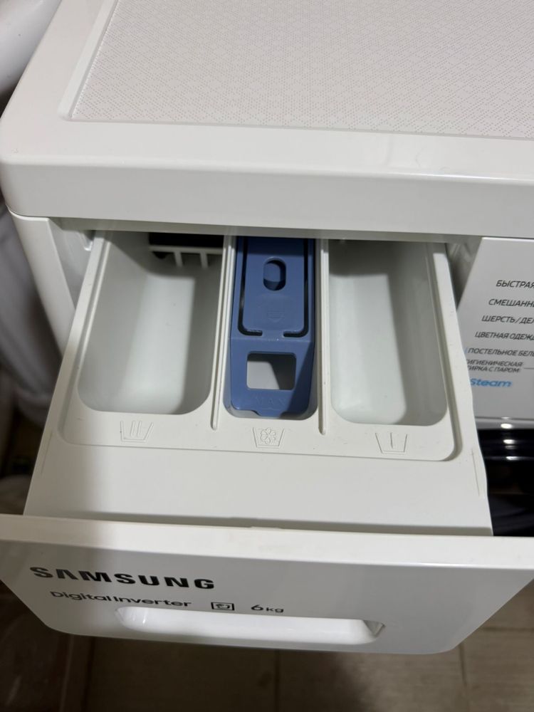 Стиральная машинка Samsung WW60AG4S0CE