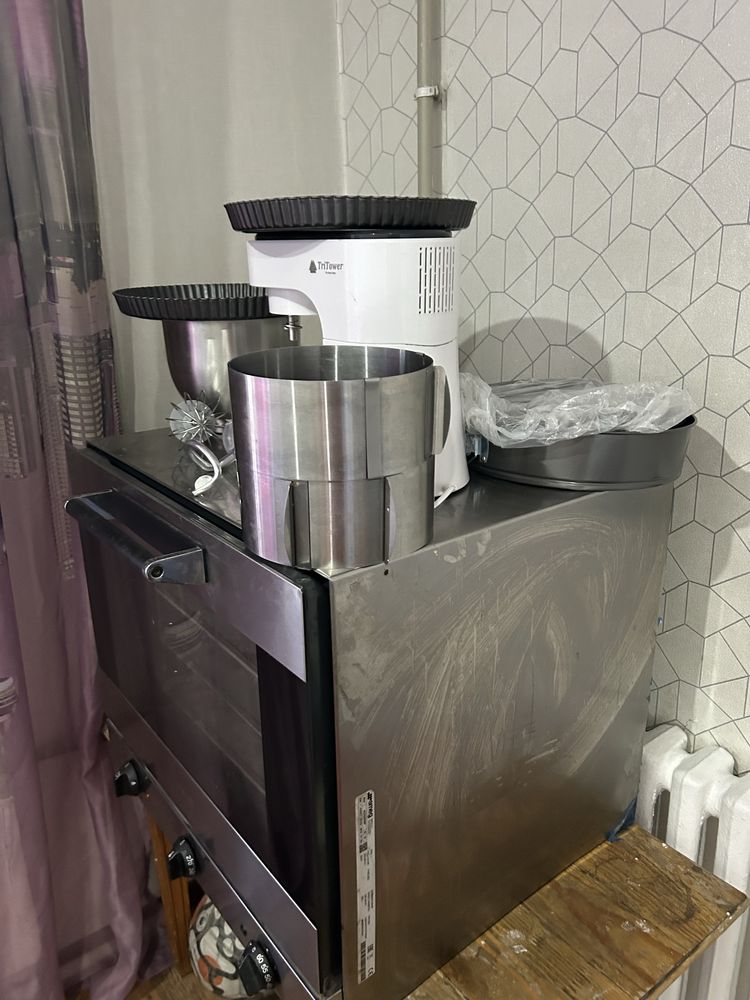 Печь Smeg и полный набор для кондитера