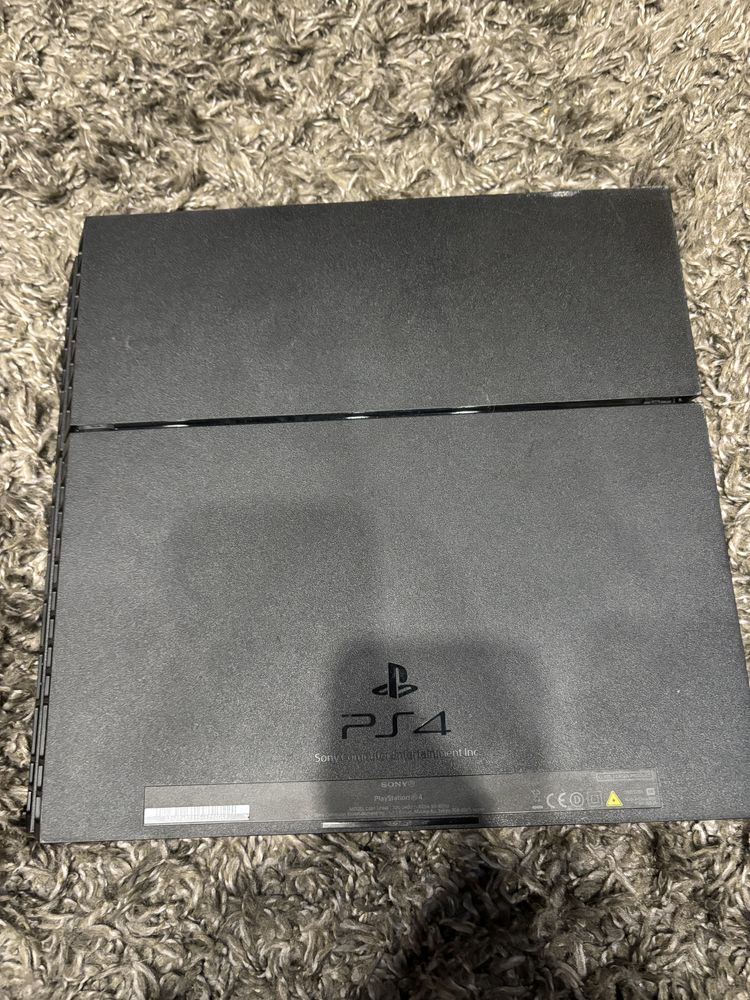 Продам PS 4  fat с дисками