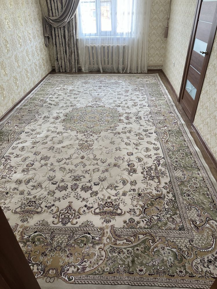 Продам ковер в хорошем состоянии, размер 5 на 3