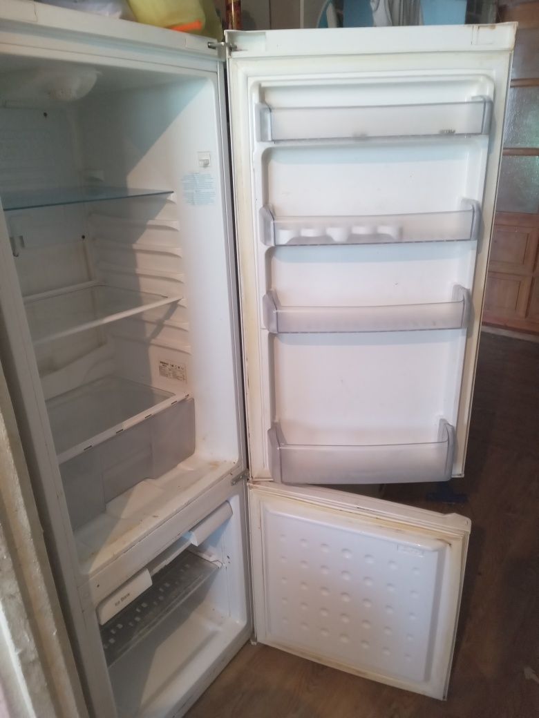 Продам холодильник