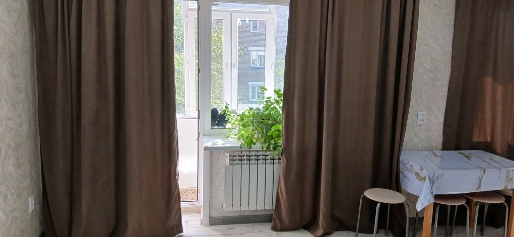 Сдам на длительный срок двухкомнатную квартиру  на Дом быта,3 этаж из