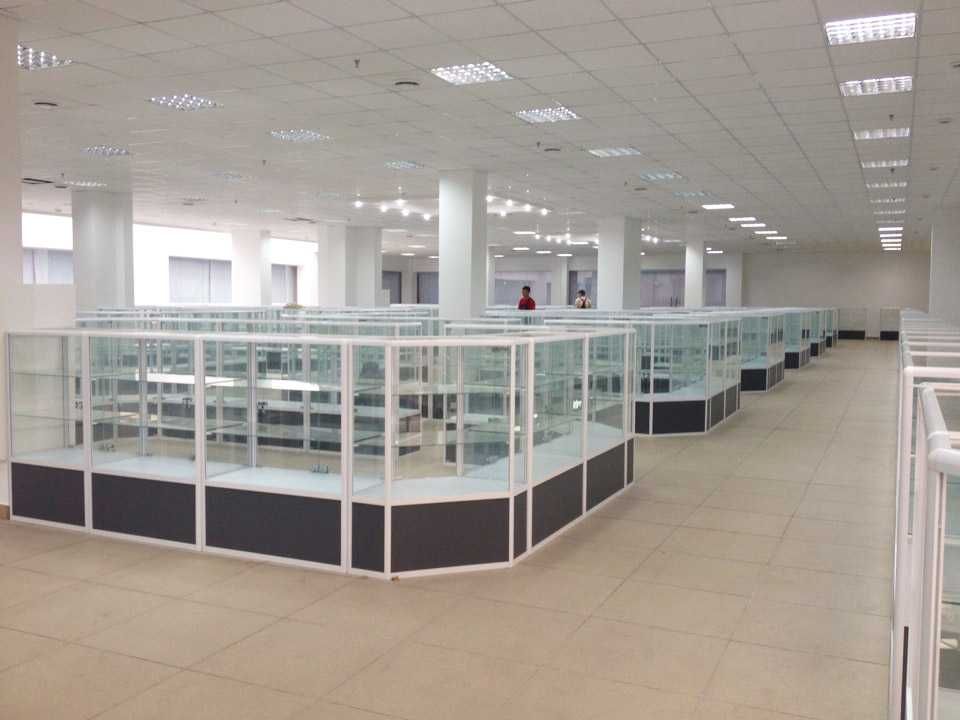 Витрины и прилавки для магазинов, бутиков, стеклянные витрины kovp
