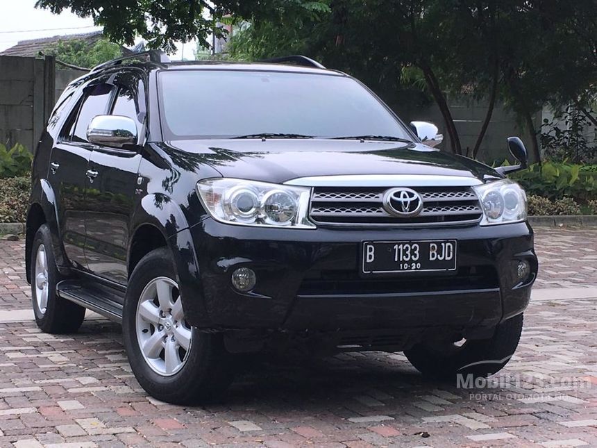 Фара на Toyota Fortuner 08-10 Фортунер 08-10