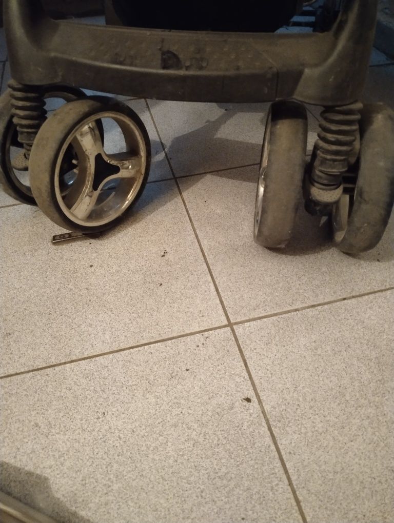 Срочно продаю коляску