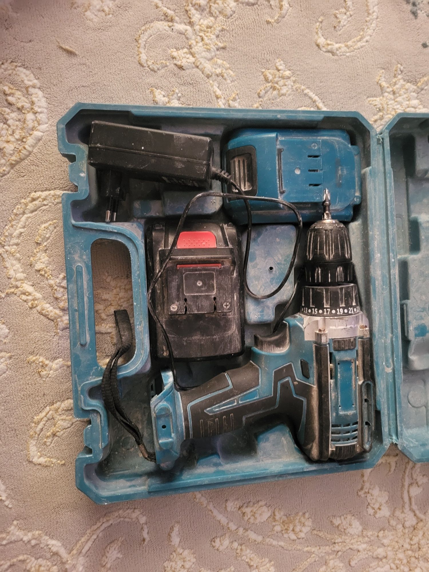 шруповёрт Дрели makita