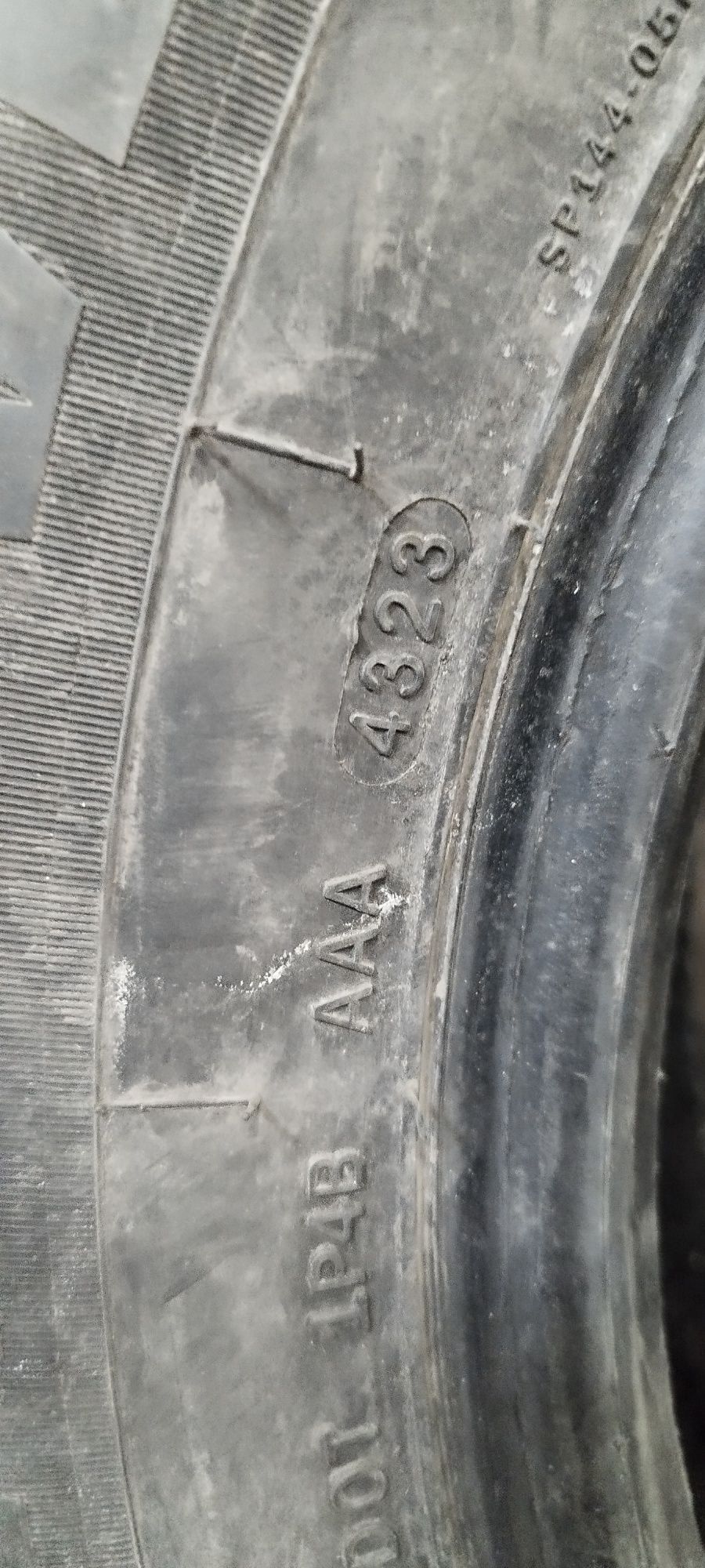 Продам 2шт летние шины 225/65/17
