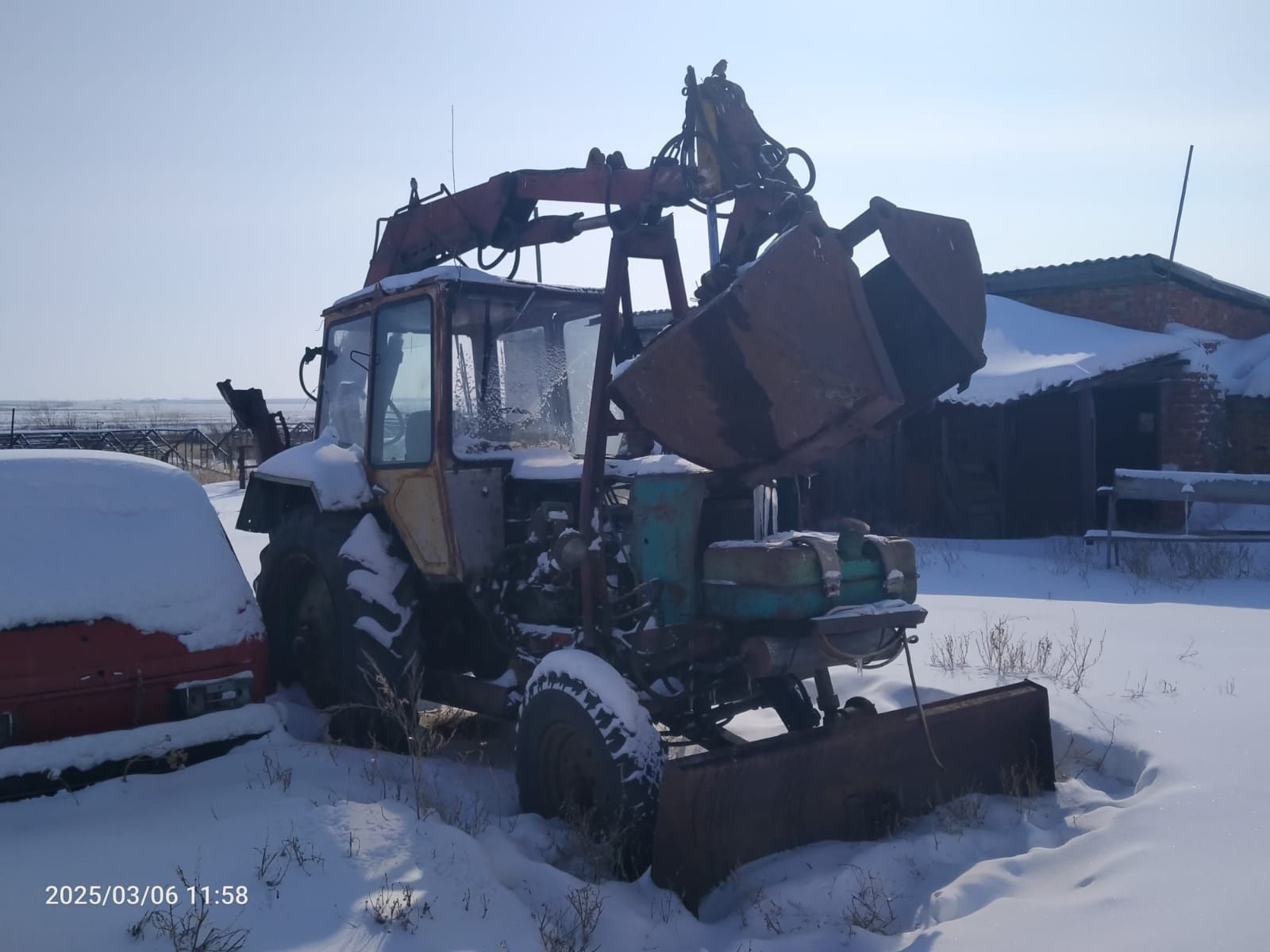 Продам Трактор .