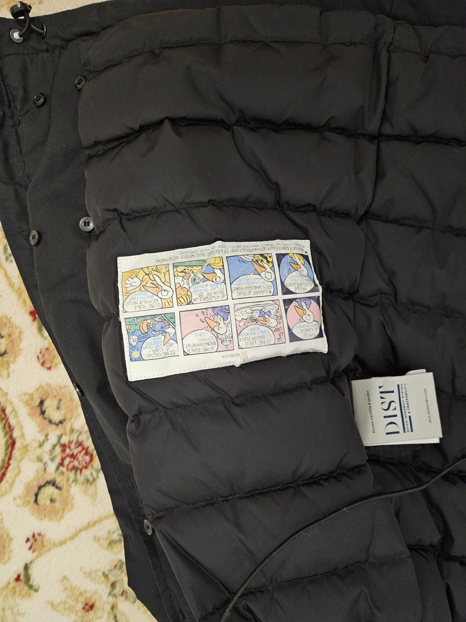 Продам парку moncler