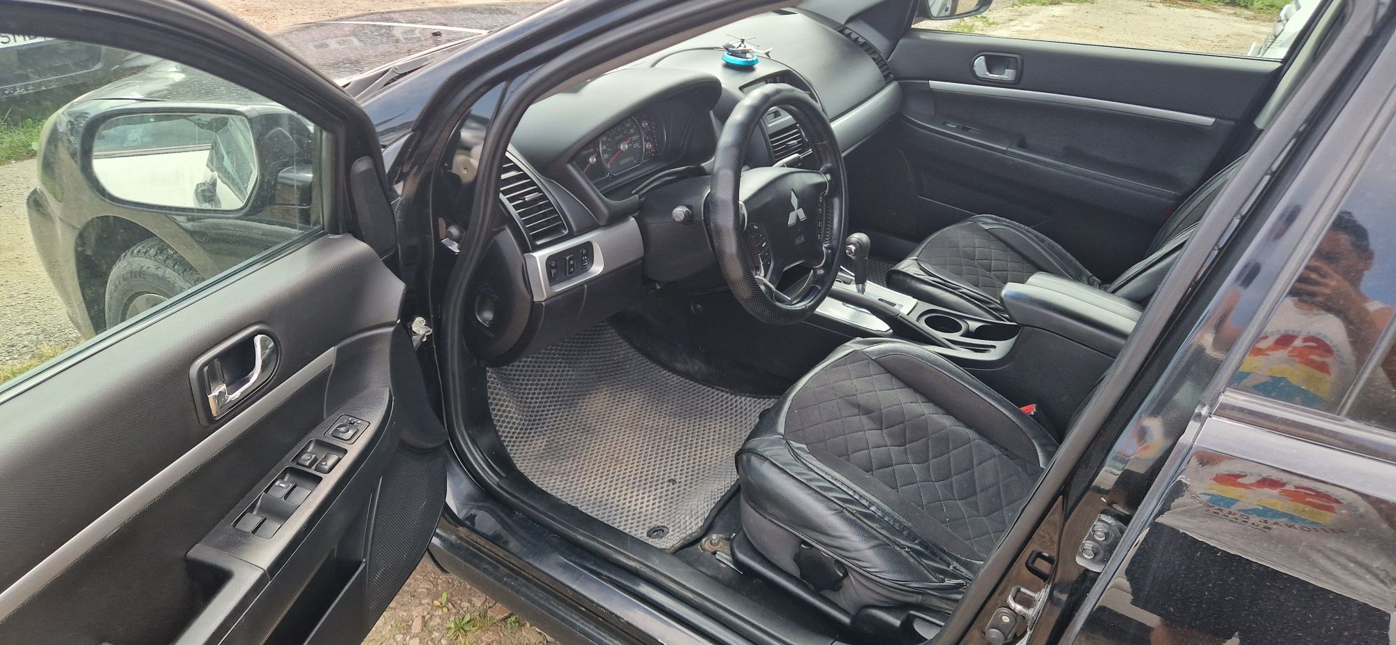 Продам митсубиси галант 2008 год  автомат 2.4