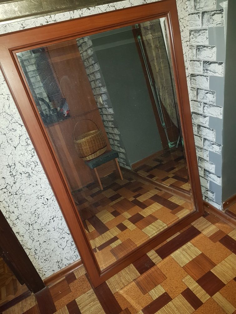Продам большое зеркало